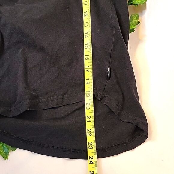 DK. Bottoms Up Tee. Size Med. - Picture 7 of 9